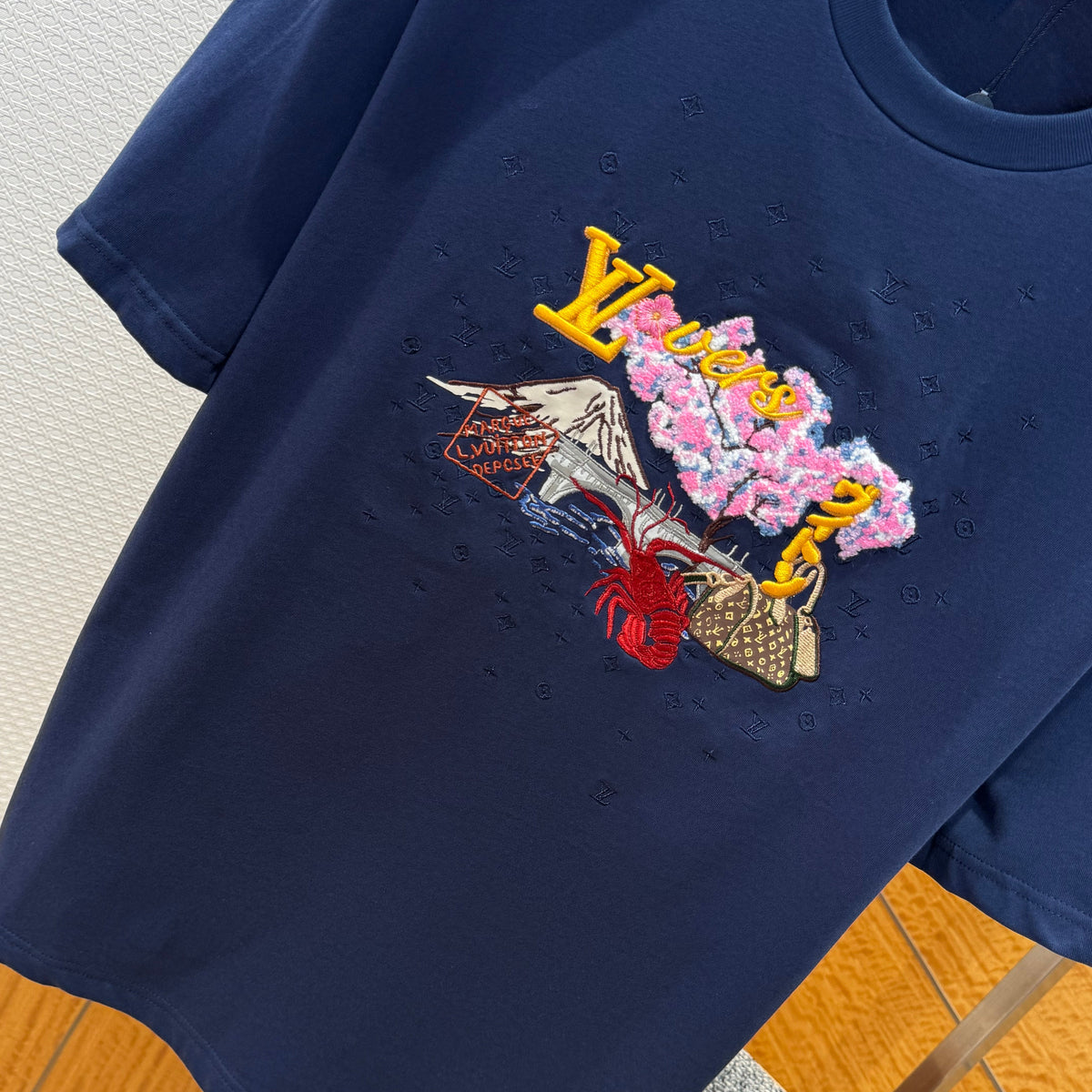 Louis Vuitton T-Shirts? Louis Vuitton Lou T-shirt Premium Designer Cotton T-Shirt