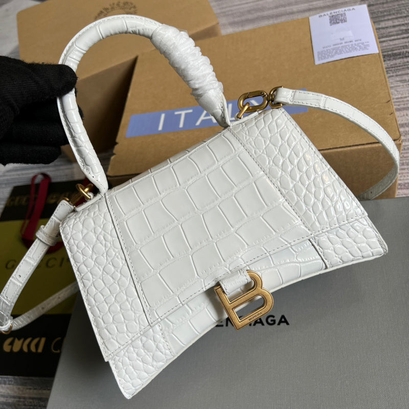 Understated Premium PU Leather Handbag - Polished Finish | Women's Statement Accessory #292 - hardware and detail close-up (image 5) of designer-inspired handbag