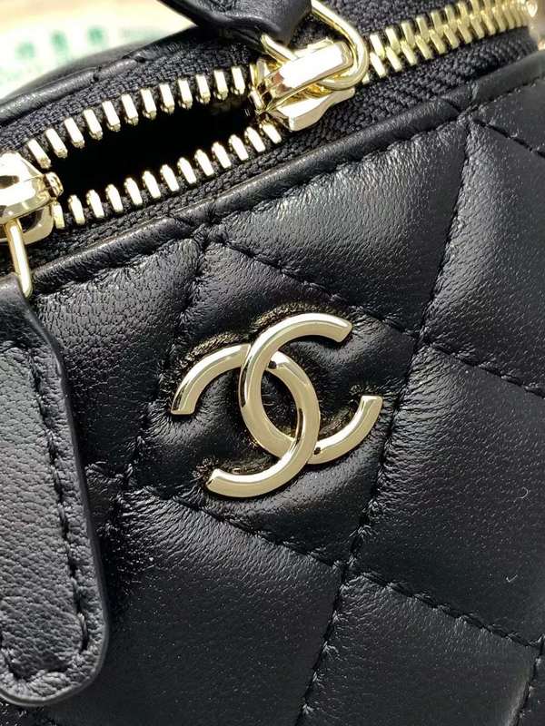 Zivas Charm Versatile Design Designer Handbag (Thoughtfully Structured Design) – Styled Look