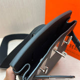  Essential tote bag carried on shoulder 10