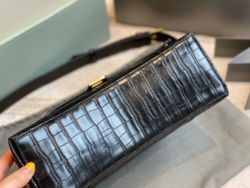 Ziva's Charm handbag – interior view (one versatile size)