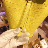  chic carryall bag detail view showing craftsmanship 8
