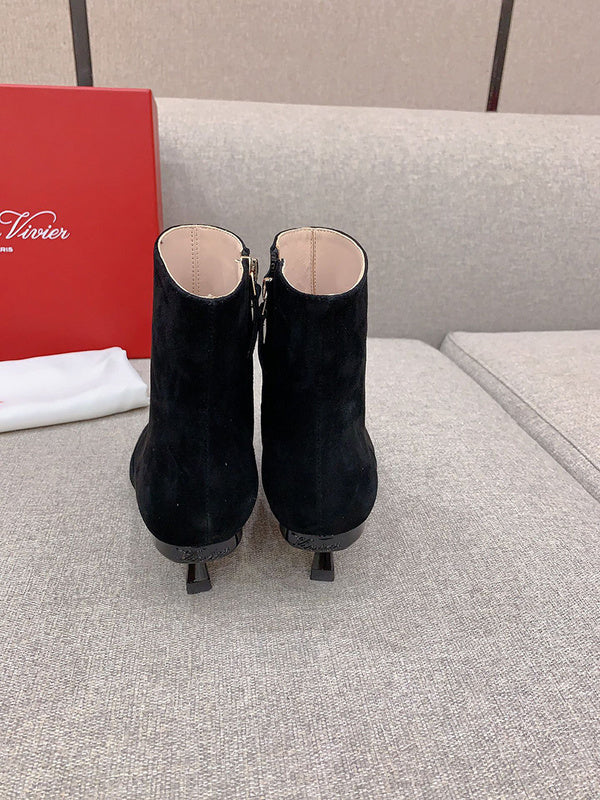 Close-up detail view of Roger Vivier luxury piece style No.061