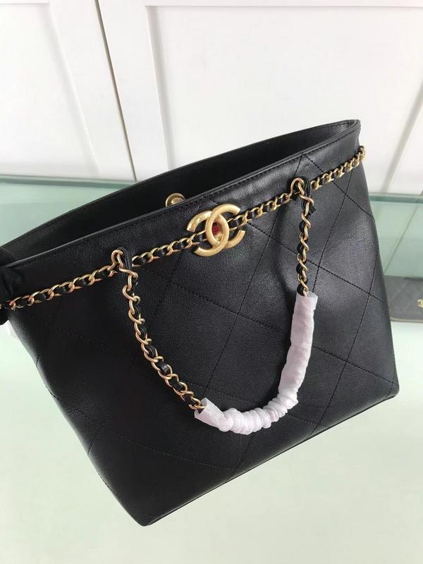 Zivas Charm Modern Minimalist Look Fashion Handbag (Versatile Style Statement) – Detail View