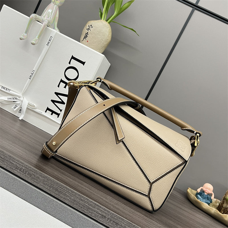 Ziva's Charm handbag – interior view (18cm*12.5cm*8cm)