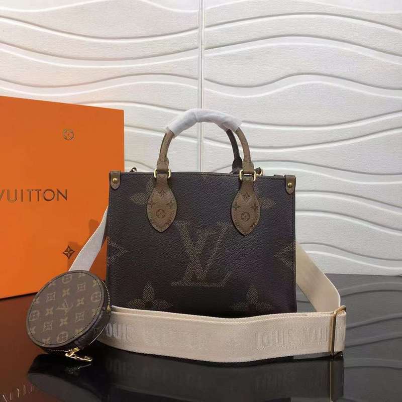 Side profile of sleek everyday-luxe women's handbag – women's luxury handbag