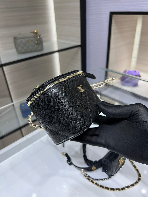  women's handbag, versatile design, view 2
