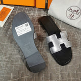 Hermès Tan Flat Thong Sandals - Toe Detail View