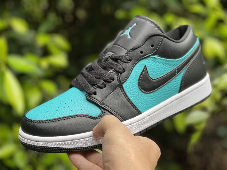 Nike Men's & Women's Premium Athletic Sneakers — Style 223 interior view