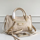 Zivas Charm Sleek Silhouette Statement Handbag (Premium Everyday Carry) – Lifestyle Shot