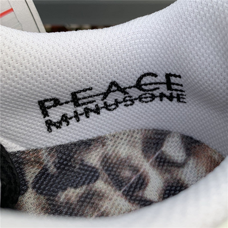 Nike Men's & Women's Luxury Fashion Trainers — Style 066 angle view