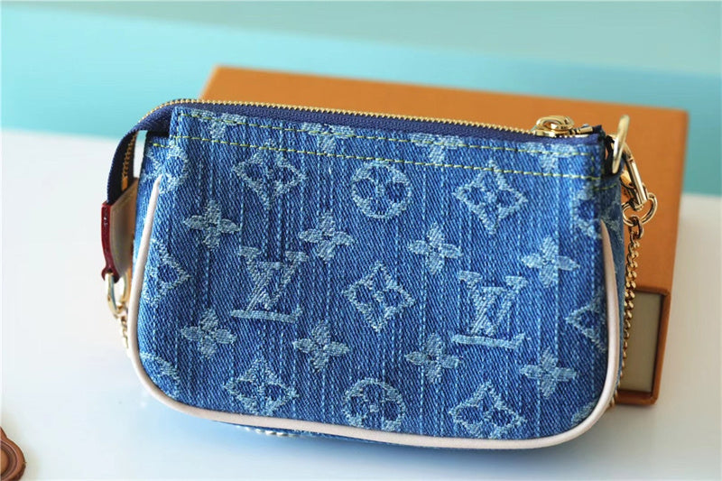  everyday bag interior and compartment view