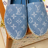 Back view of Louis Vuitton luxury piece style No.112