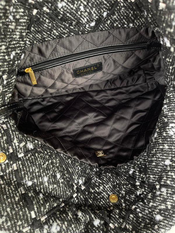  handbag, spacious everyday style, image 2
