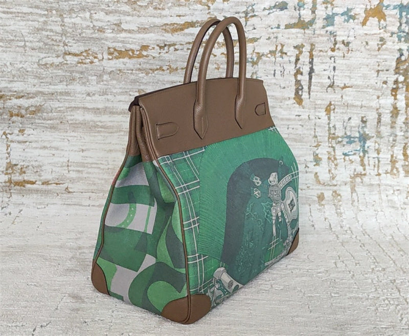  Sophisticated everyday bag front view 13