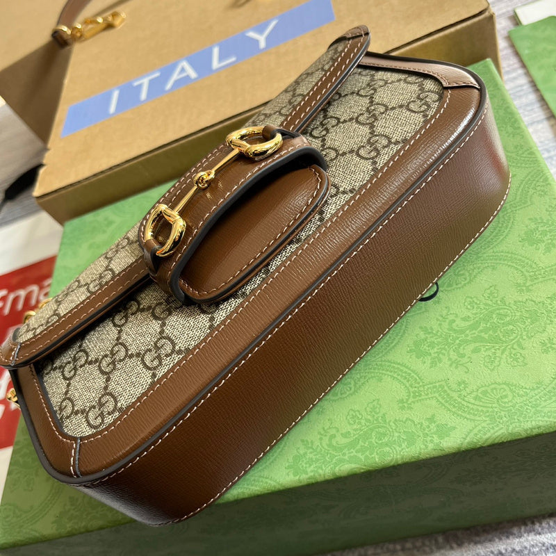 Streamlined handbag styled for everyday wear