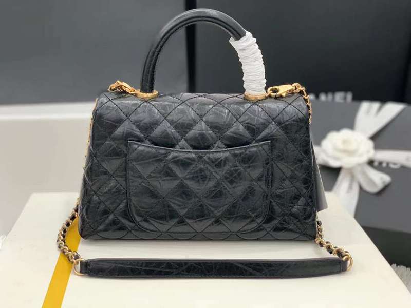 Zivas Charm Contemporary Flair Everyday Handbag (Structured Everyday Essential) – Close-Up Detail