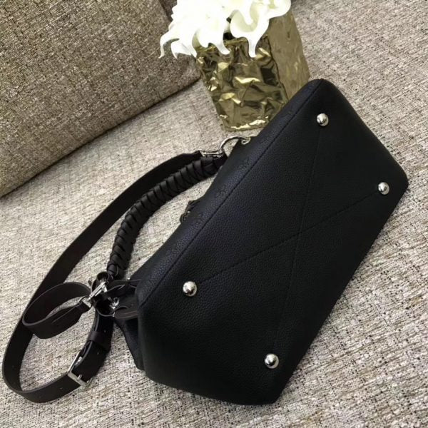 Interior view of polished sleek women's handbag – women's luxury accessory