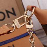  Classic tote bag carried on shoulder