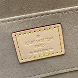  Streamlined carryall bag front view 19