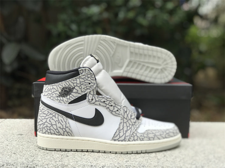 Nike clean off-white luxury sneakers view 10 padded collar comfort