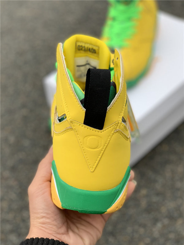 Nike Men's & Women's Designer Lifestyle Shoes — Style 032 interior view