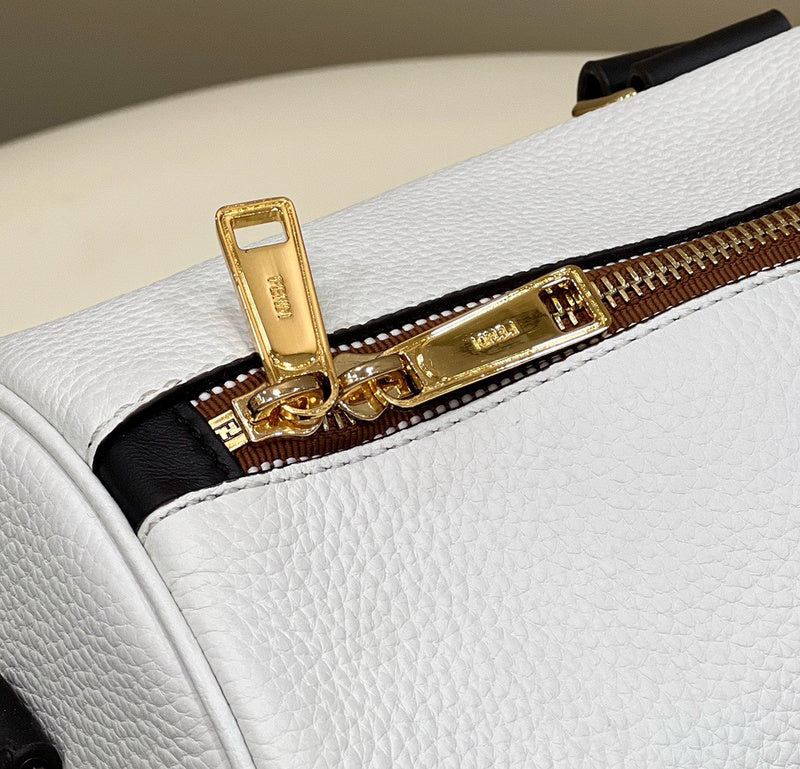 Ziva's Charm handbag – carry view (48cm*23cm*32cm)