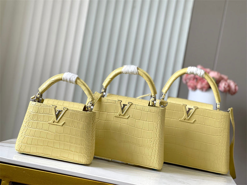  Tailored everyday bag front view 37