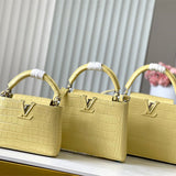  Tailored everyday bag front view 37
