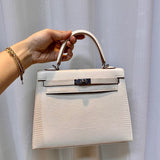  Minimalist everyday bag front view 7