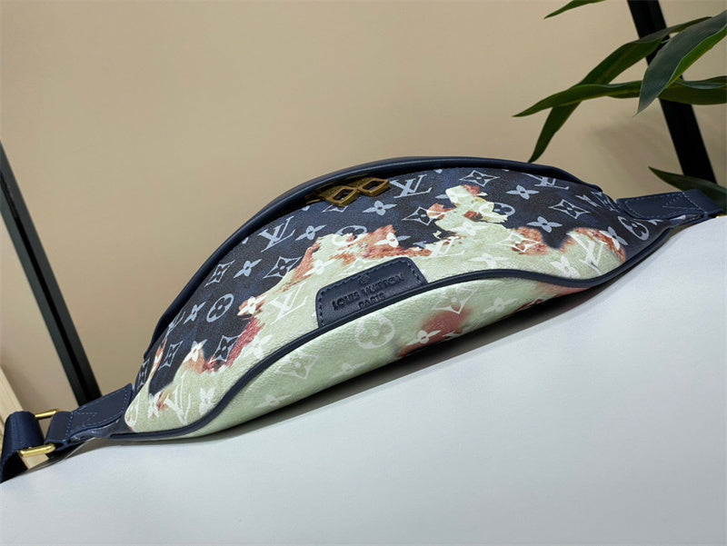  handbag interior and compartment view 9
