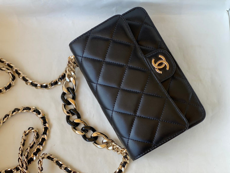  mid purse view 8