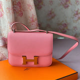  Smart tote bag carried on shoulder