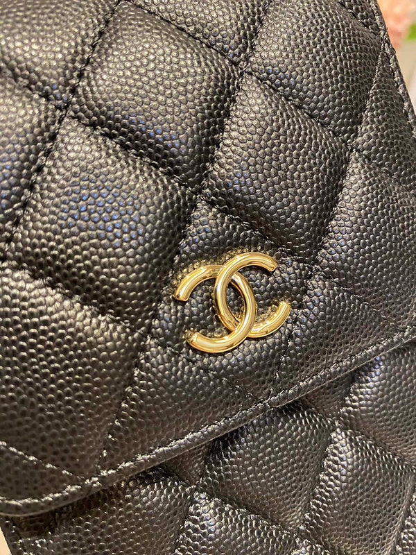 Ziva's Charm handbag – detail view (one versatile size)