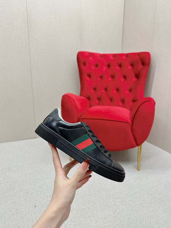 Gucci all-black luxury sneakers view 6 everyday casual design