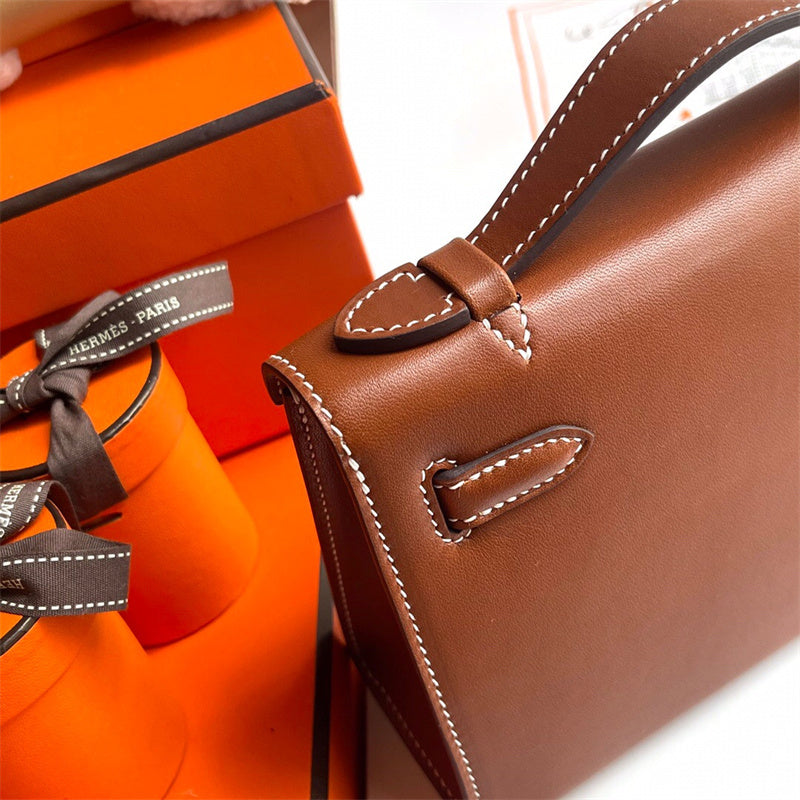  tote bag interior and compartment view