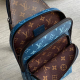  Timeless crossbody bag front view 7