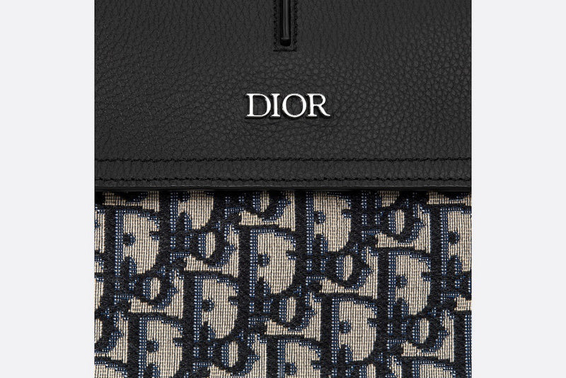 Side profile of premium everyday-luxe women's handbag – women's luxury accessory