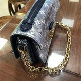  modern carryall bag detail view showing craftsmanship 20