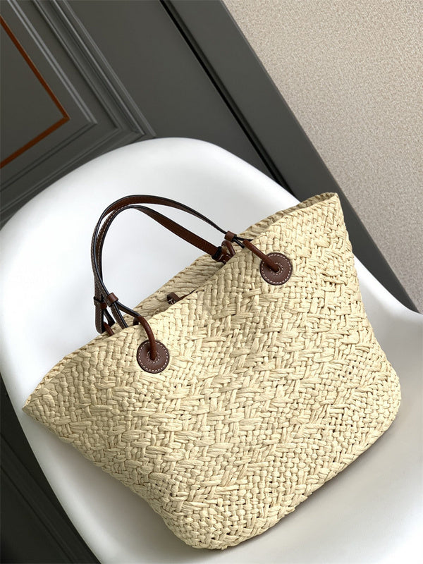 Ziva's Charm handbag – detail view (34cm*13cm*16cm)