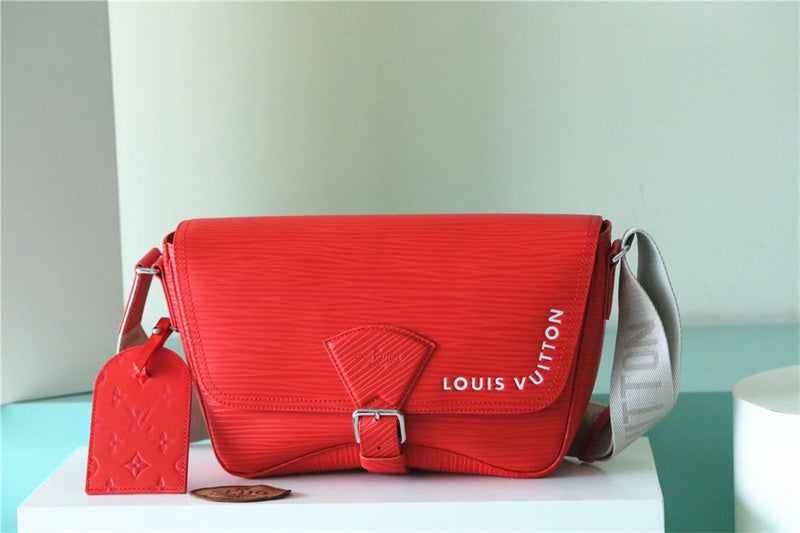  structured bag interior and compartment view 15