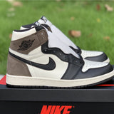 Nike fresh white-and-black luxury sneakers view 5 signature lace-up style