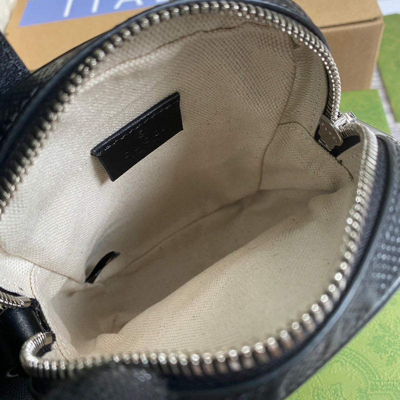 Front view of signature everyday-luxe women's handbag – women's everyday handbag