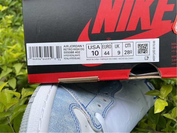 Nike crisp white luxury sneakers view 18 retro runner design