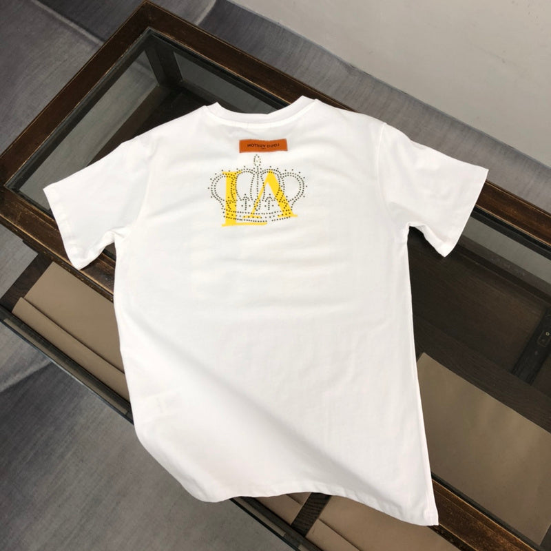 Side profile of Louis Vuitton cotton t-shirt with everyday silhouette