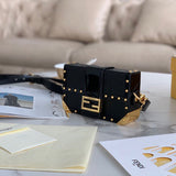 Ziva's Charm handbag – close-up view (Standard Size)