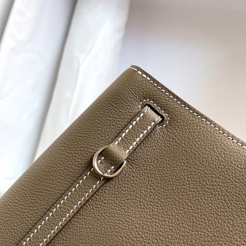 Structured handbag styled for everyday wear