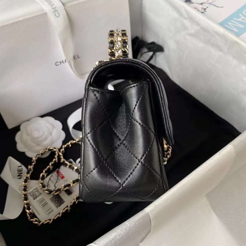 Zivas Charm Versatile Design Luxury Handbag (Contemporary Shape Language) – Styled Look