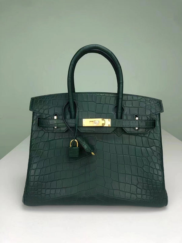 Streamlined bag women's premium everyday handbag