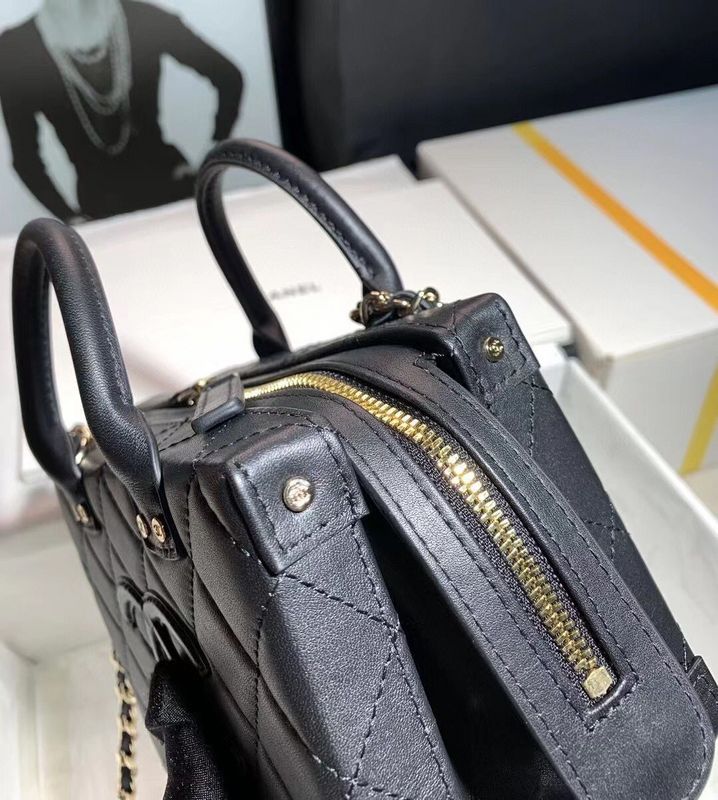  women's handbag, versatile design, view 8